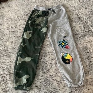 Justice Girls Peace Sign / camo Sweats Sz 7/8